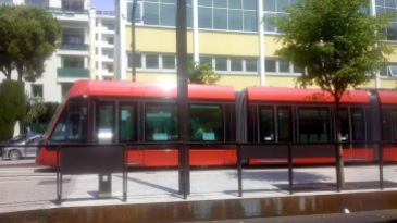 Tram to airport from Magnan